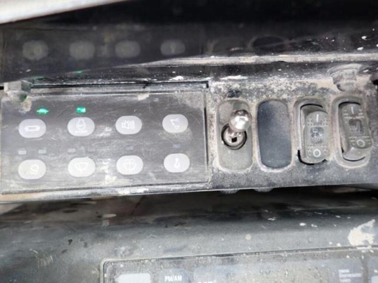 2013-caterpillar-321d-lcr-image-18