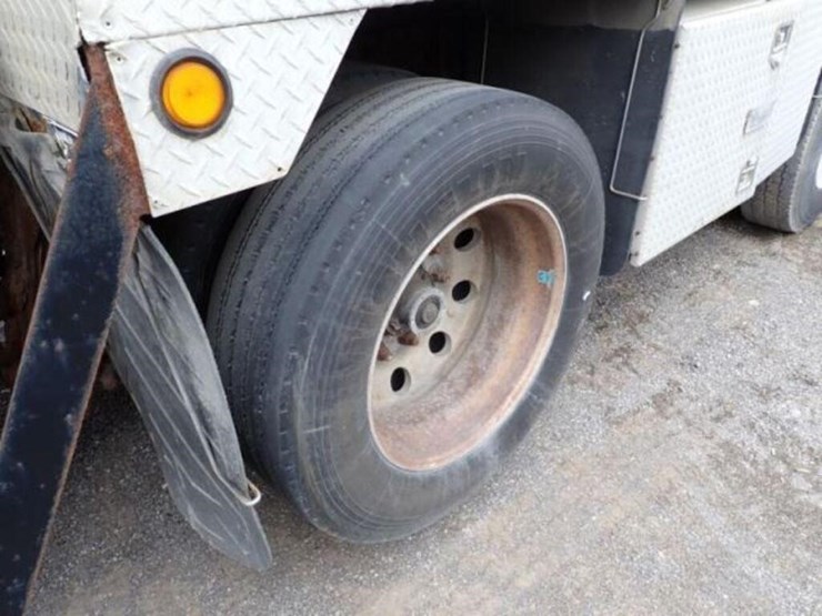 inoperable-2005-mack-cv713-tri/a-vacuum-truck-1m2a-image-43
