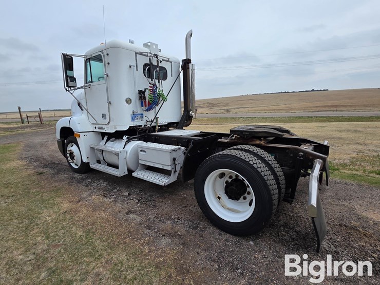 1999-freightliner-fld112-image-7