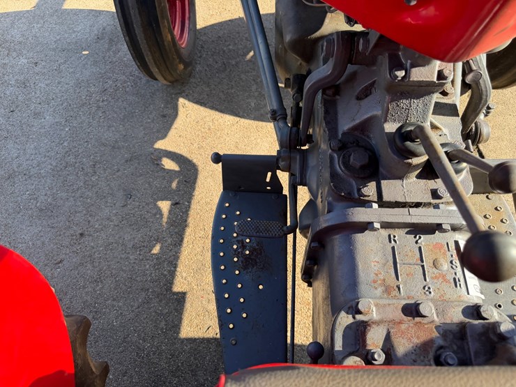 massey-ferguson-to35-image-39