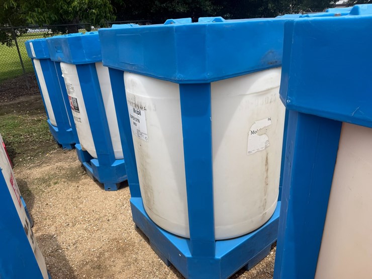 #1655-•-275-gallon-plastic-storage-oil-tank-image-2