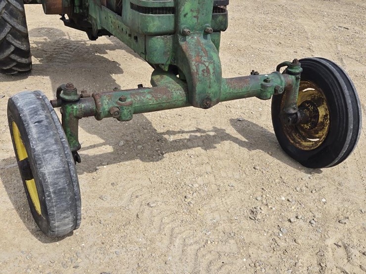 1944-john-deere-model-a-image-3