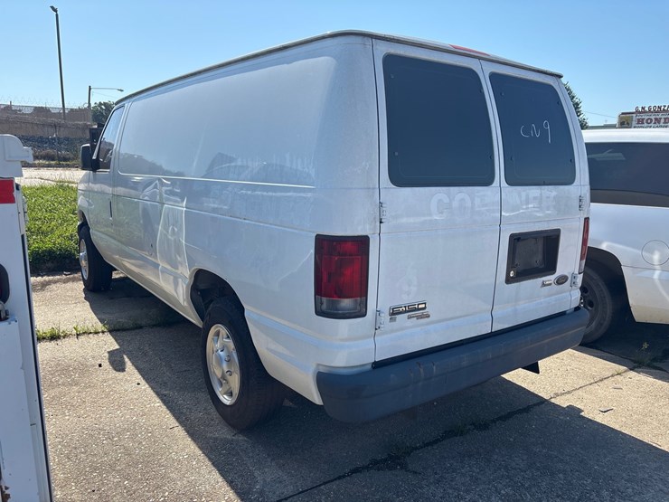2013-ford-e150-image-6