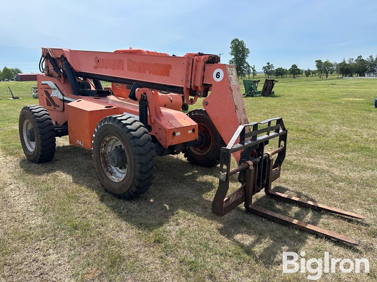 2011-jlg-skytrak-6042-4x4x4-telehandler-image-3