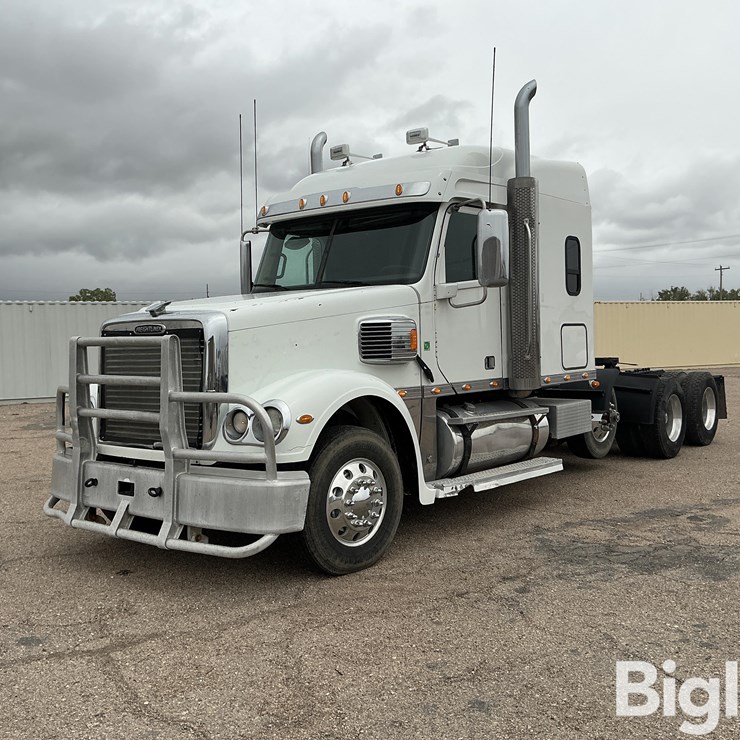 2013 FREIGHTLINER CORONADO 132