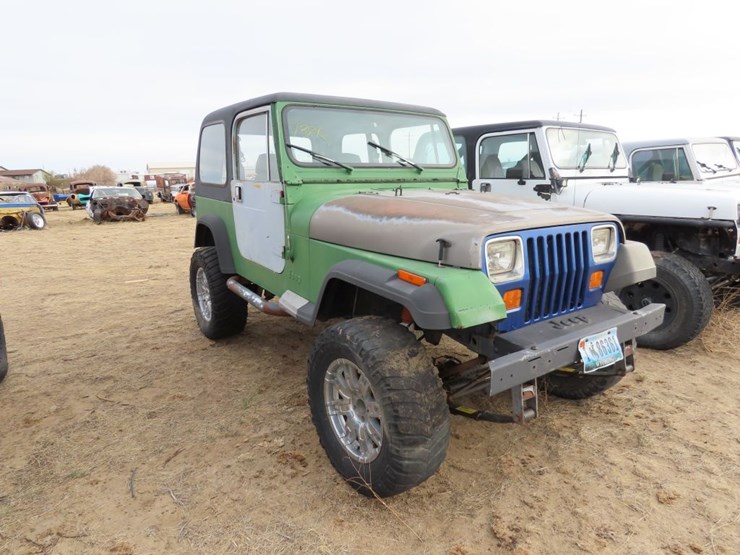 1993-jeep-wrangler-image-1