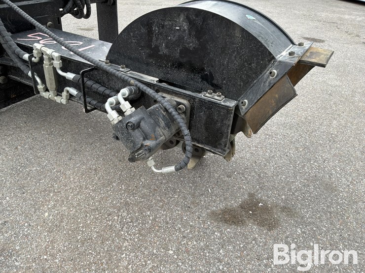 2026-massey-ferguson-730-image-16