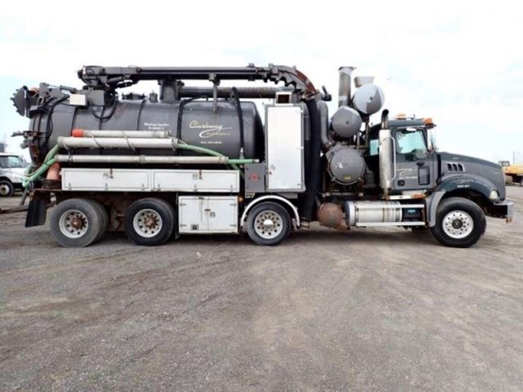 inoperable-2007-supervac-2000-on-2007-mack-ct713-1-image-4