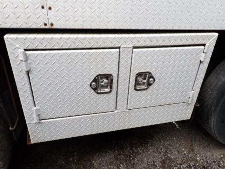 inoperable-2005-mack-cv713-granite-tri/a-vacuum-tr-image-80
