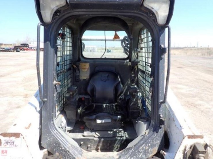 2014-bobcat-s590-image-17