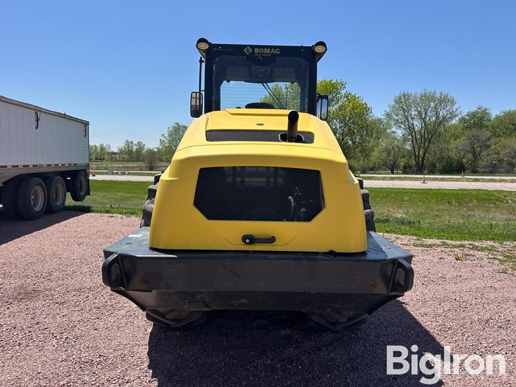 2018-bomag-bw211-image-6