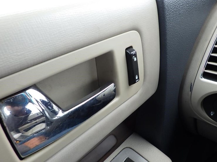2009-ford-flex-image-32