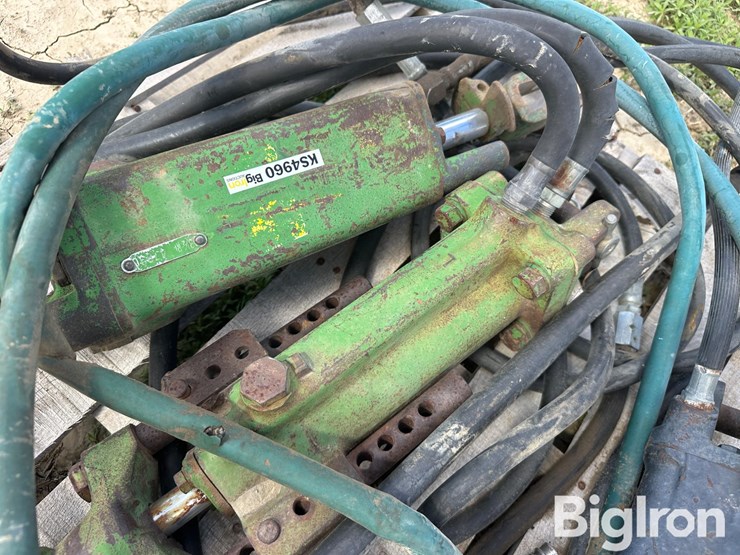 john-deere-12-image-16