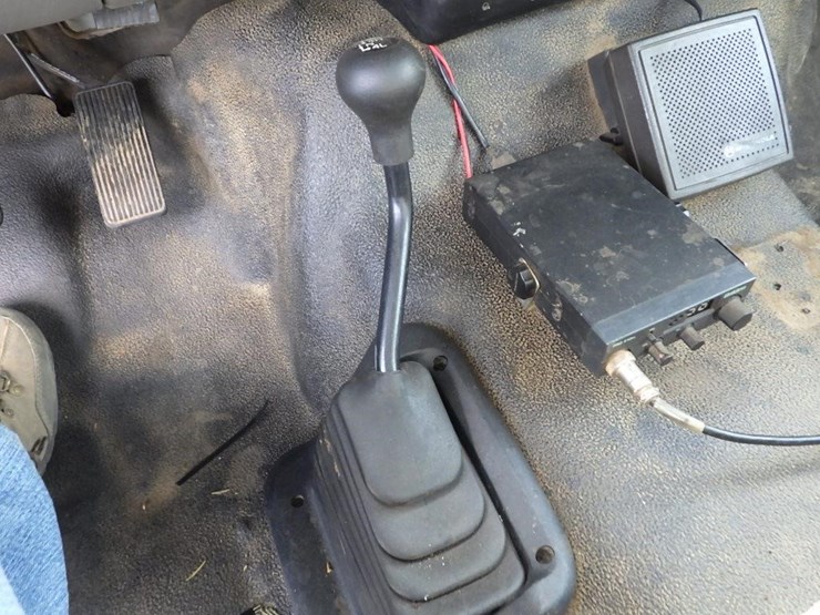 2005-ford-f550-image-48