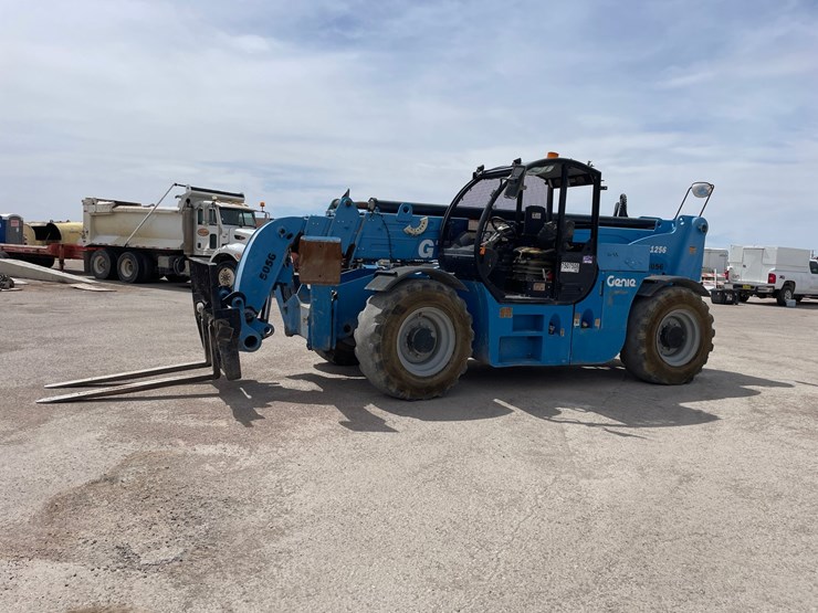 2019-genie-gth1256-image-1