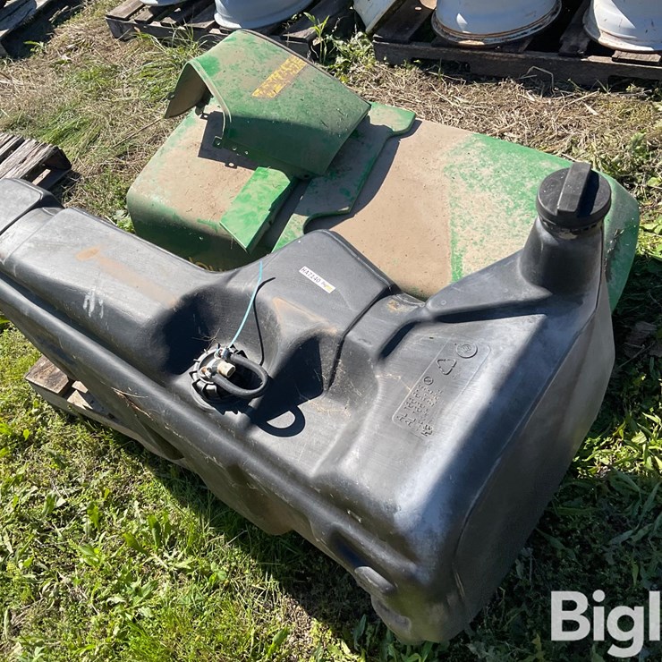 John Deere Tractor Hood & Fuel Tank
