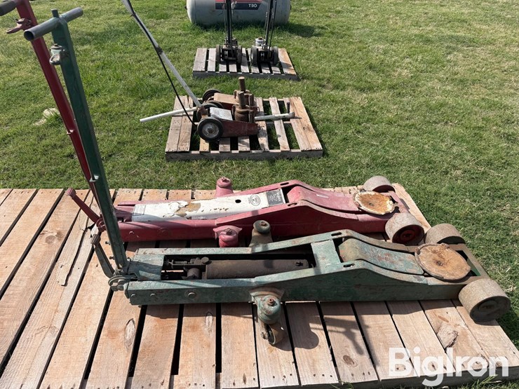 10-ton-floor-jacks-image-4