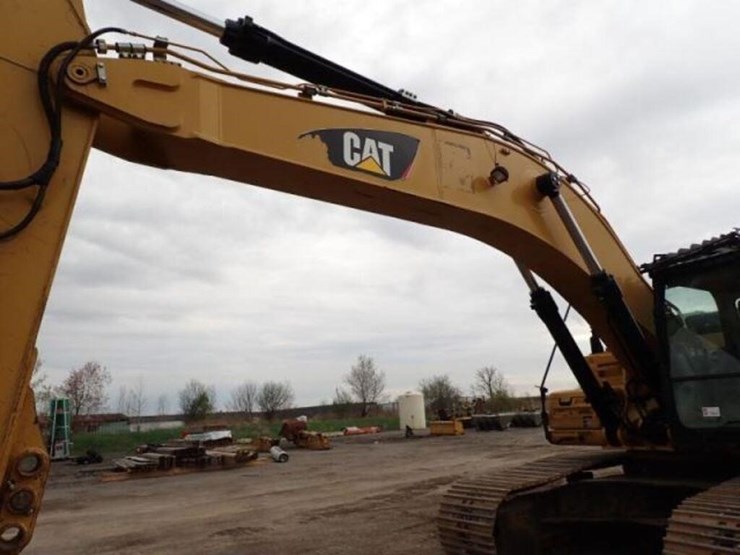 2015-caterpillar-349fl-image-21