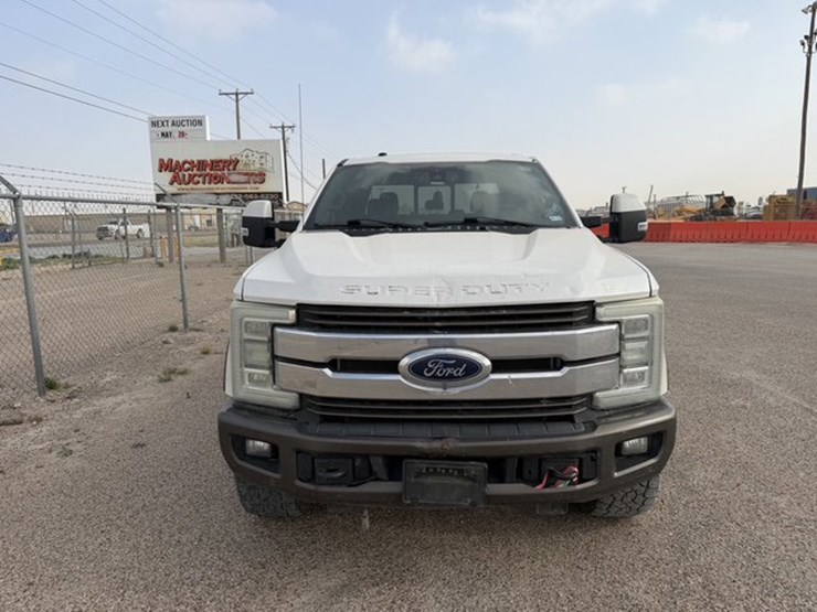2017-ford-f350-image-2