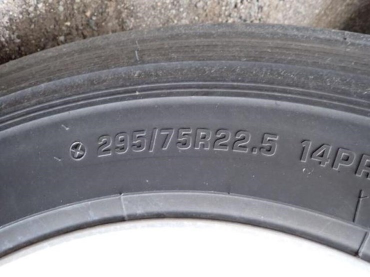 inoperable-2005-mack-cv713-granite-tri/a-vacuum-tr-image-52