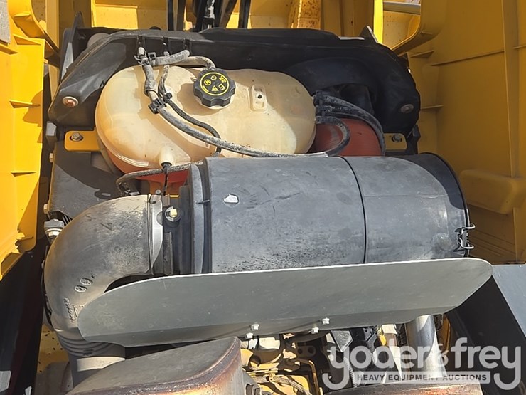 2020-deere-310sl-image-33
