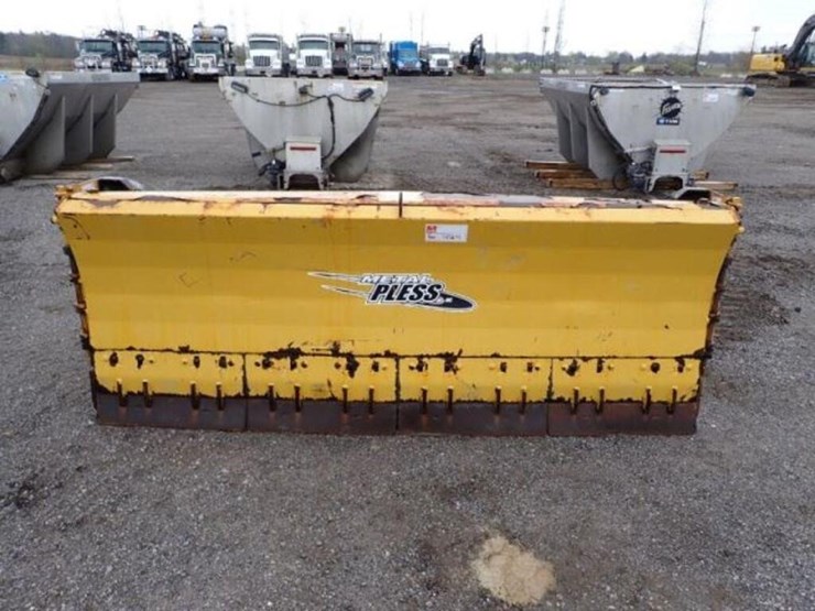metal-pless-8-12-ft-live-edge-snow-plow-agh083013l-image-2