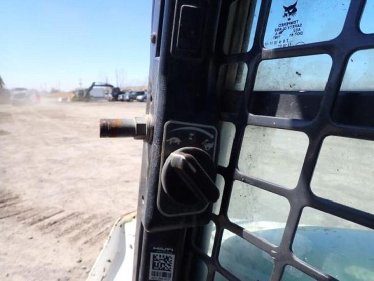 2014-bobcat-s590-image-13