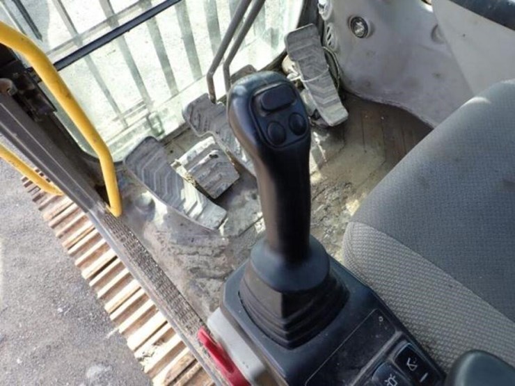 2015-volvo-ec250el-image-15