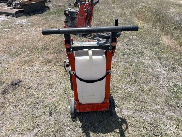 2020-husqvarna-fs400lv-walk-behind-concrete-saw-image-9