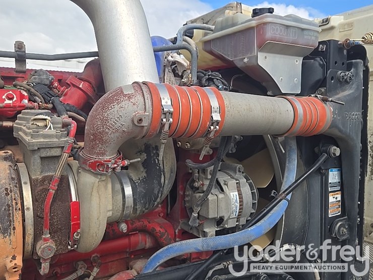 2010-peterbilt-367-image-41