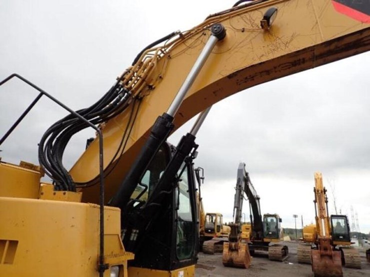 2013-caterpillar-321d-lcr-image-39