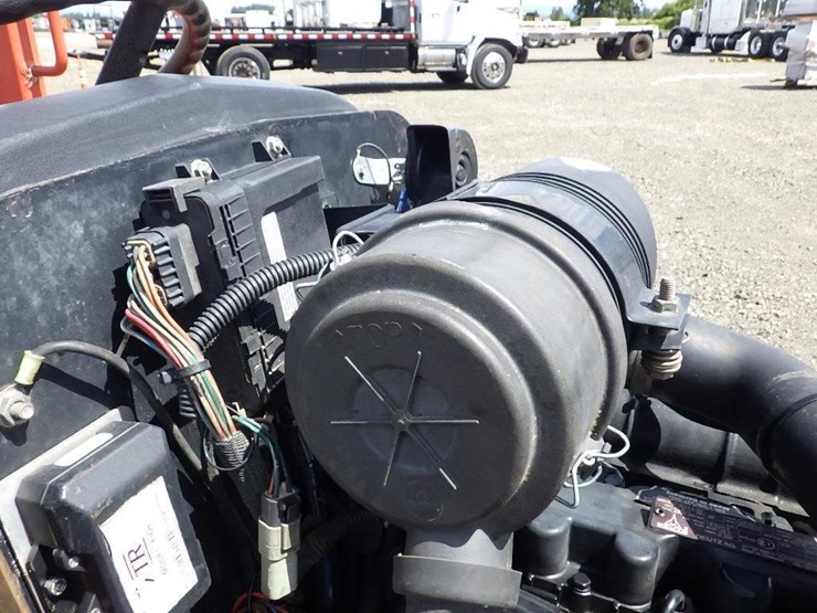 2011-ditch-witch-rt45-image-19