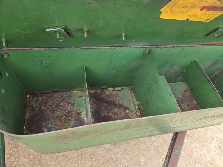 john-deere-24t-image-12