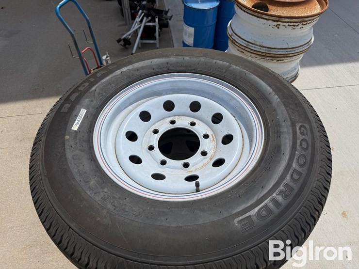 16”-mounted-trailer-tires-image-7