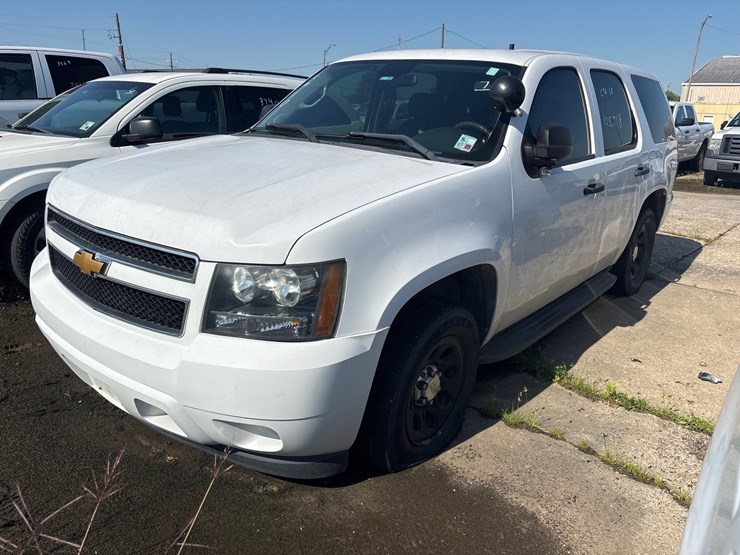 2013-chevrolet-tahoe-image-2