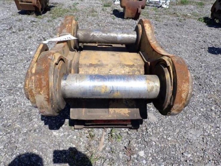 caterpillar-hydraulic-quick-coupler-image-2