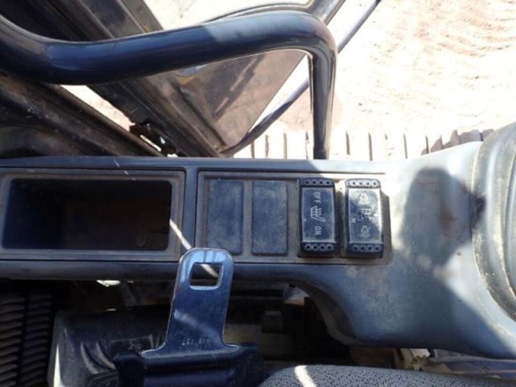 2017-deere-250g-lc-image-17