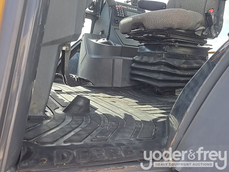 2020-deere-310sl-image-44