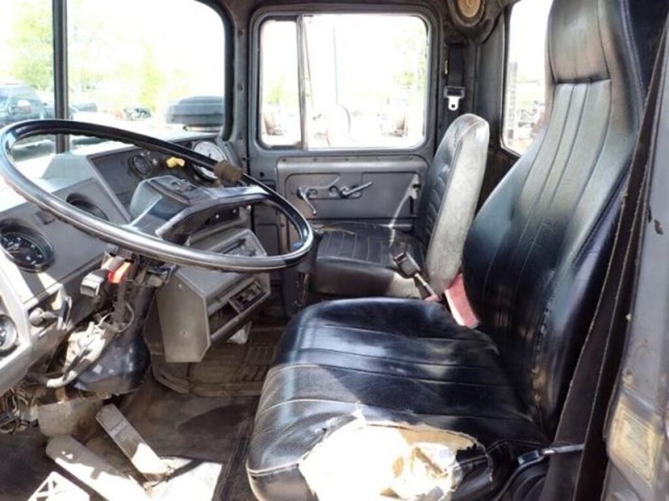 1993-mack-rd690s-image-21