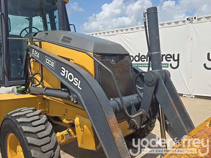 2020-deere-310sl-image-19