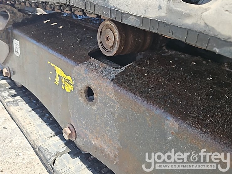 2019-bobcat-e32-image-25