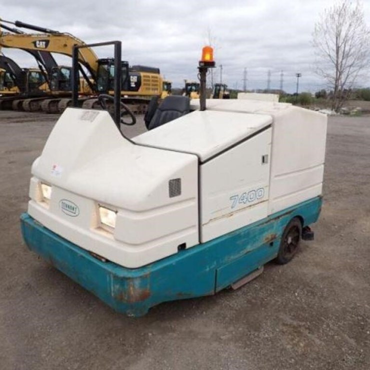 2001 TENNANT 7400