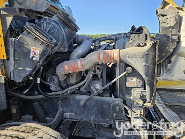 2016-kenworth-t300-image-20