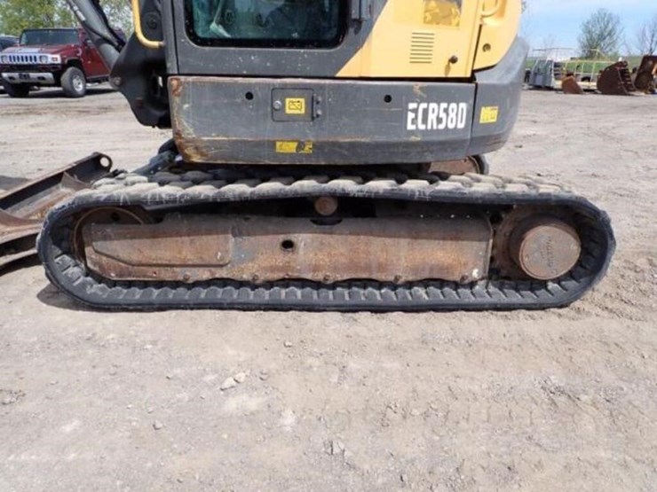 2015-volvo-ecr58d-image-42
