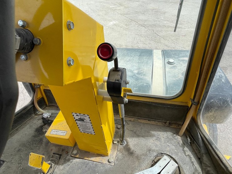 2017-superior-broom-dt80k-image-108