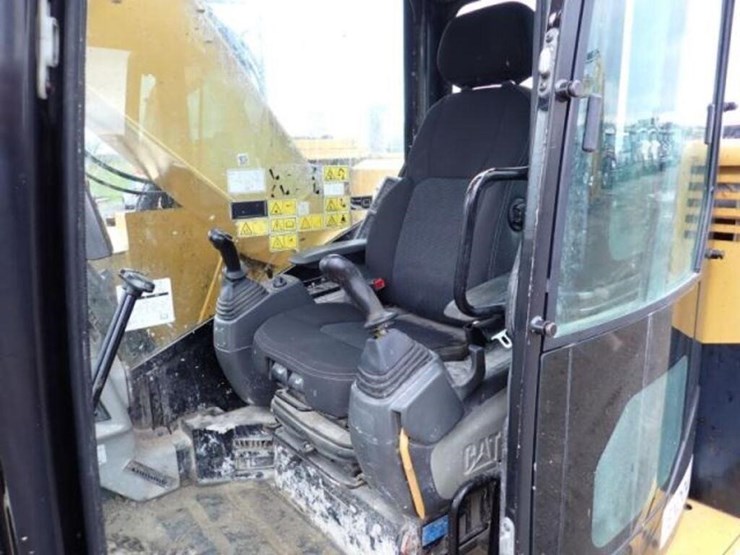 2013-caterpillar-321d-lcr-image-22