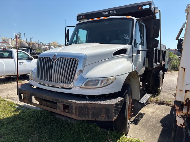 #22-•-2011-international-6yd-dump-truck-image-2