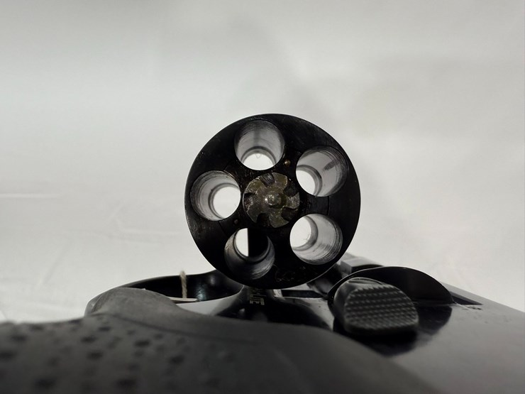 #59-•-taurus-ultralite-38-special-revolver-dx65802-image-16