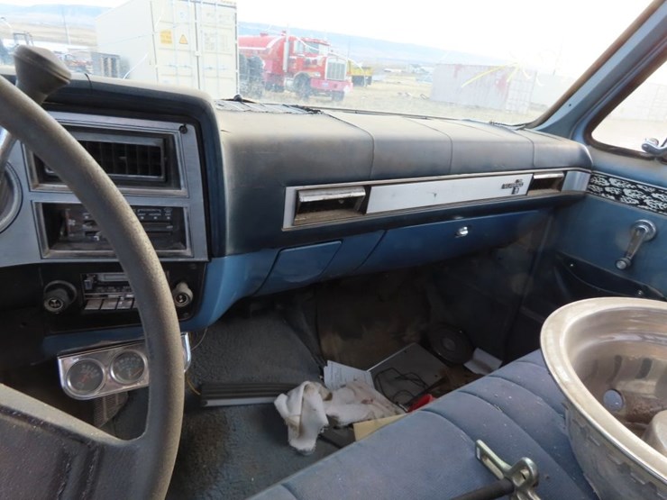 1982-chevrolet-30-image-10