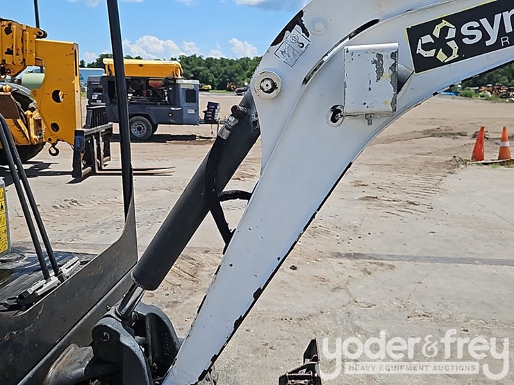 2020-bobcat-e20-image-12